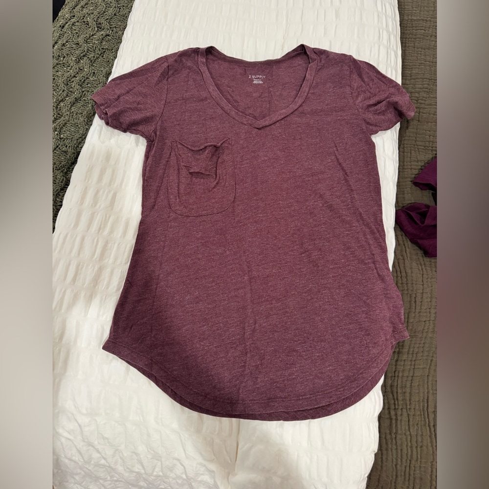 1 Z-supply tshirt sz XS and 1 Victoria secret sz small